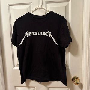 Graphic tee bundles sz small and medium